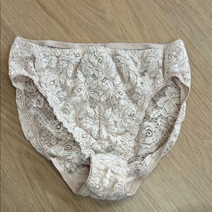 Vintage Wacoal Lace High Leg Cut Panty L